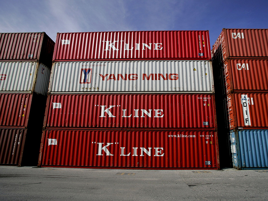 'K' Line and Yang Ming shipping containers are stacked at the Port of Wilmington in Wilmington, North Carolina. Photo: Bloomberg.