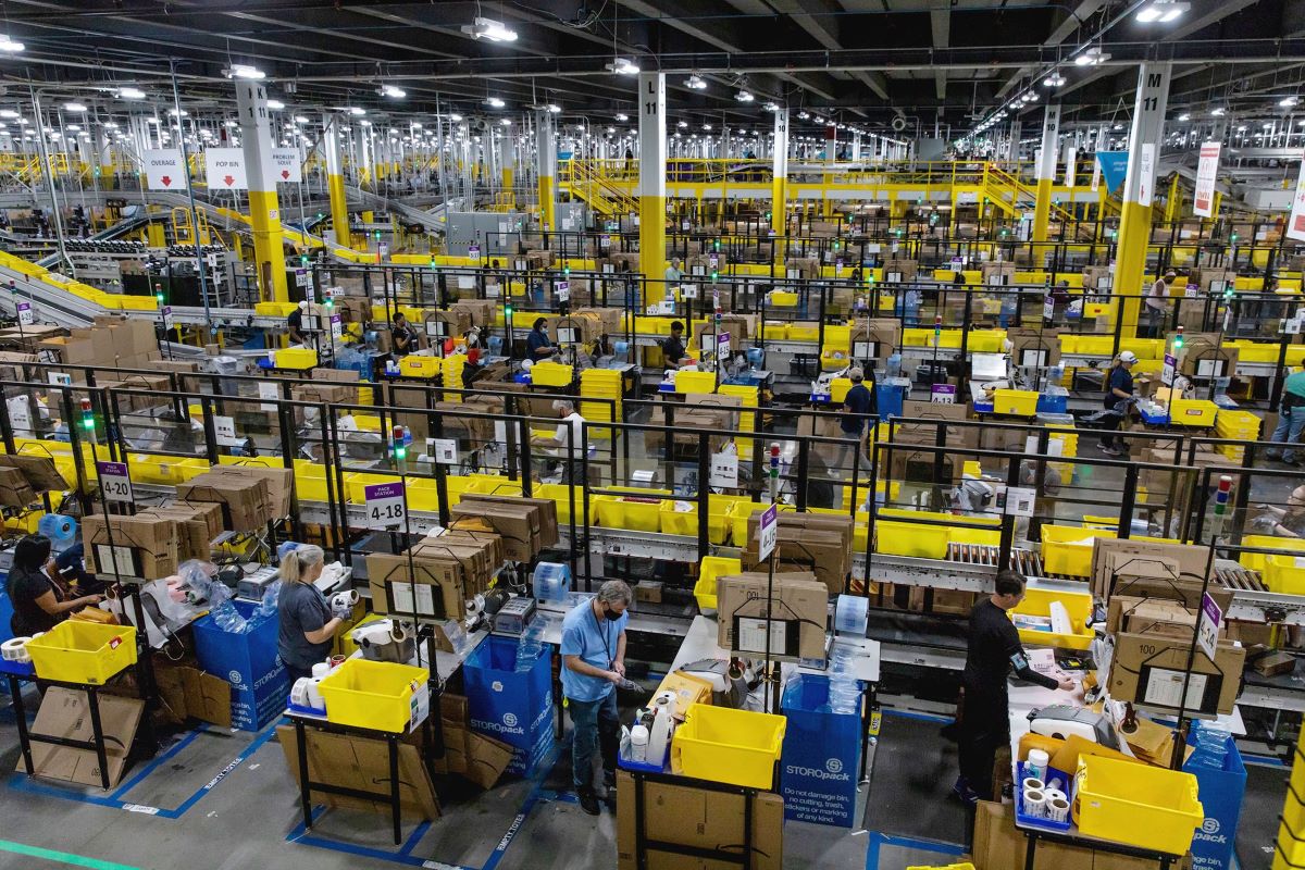 Amazon Warehouse Bloomberg