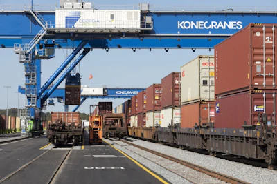 Us Rail Yard Bloomberg