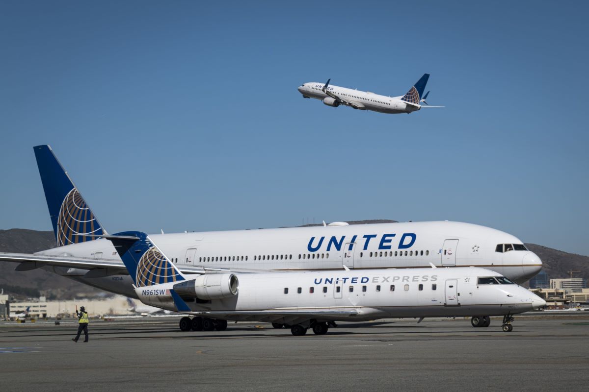 United Airlines Planes On Tarmac 2 Bloomberg