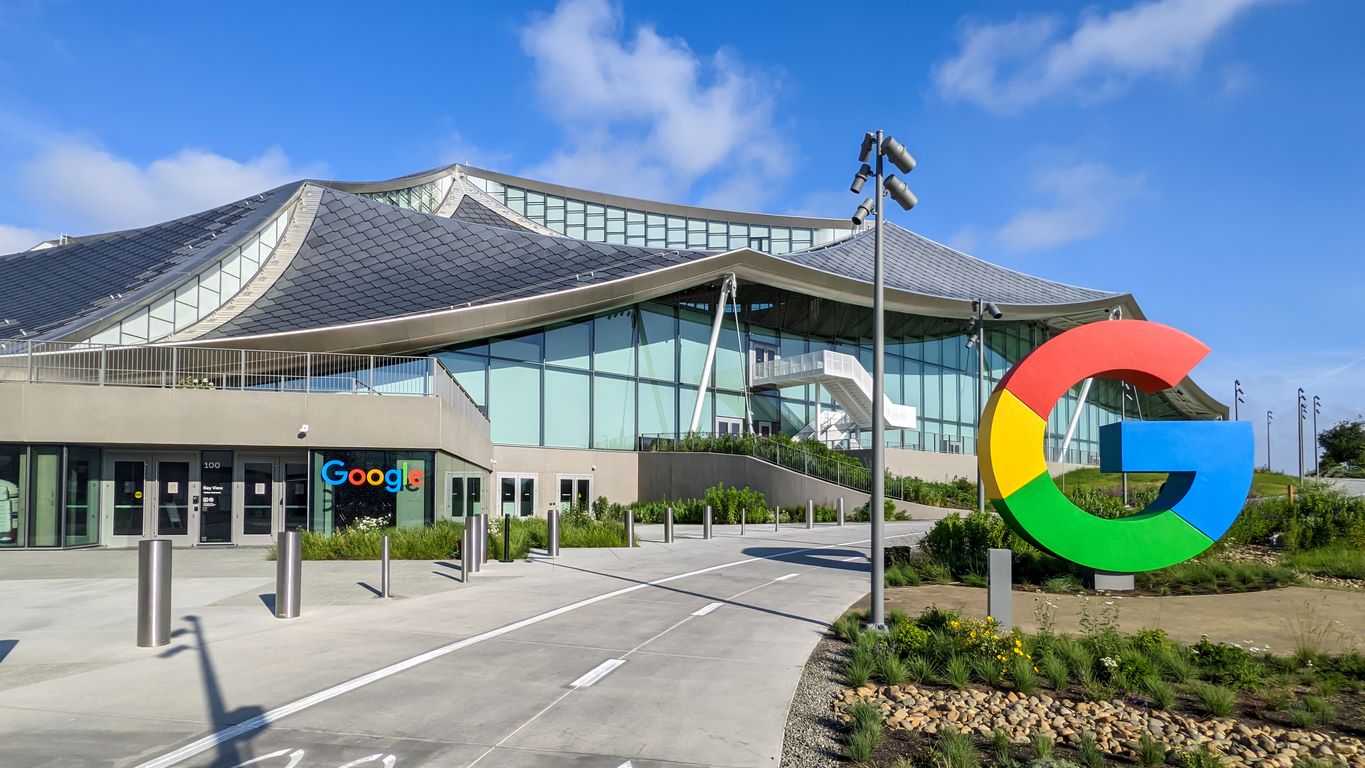 The new building at Google Bay View campus in Mountain View, CA, May 26, 2022. Photo: iStock.com/JHVEPhoto