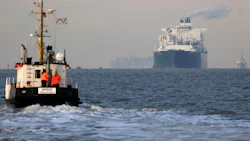 The Hoegh Esperanza FSRU approaches Wilhelmshaven, Germany, on December 15. Photo: Bloomberg
