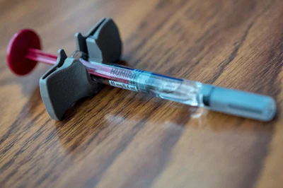 Humira Pharma Healthcare Drug Needle Nyt