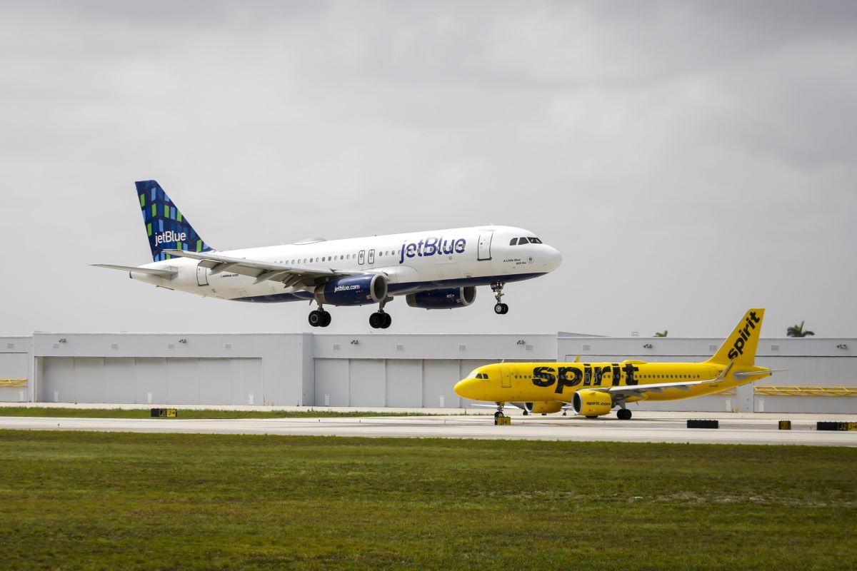 JetBlue and Spirit airplanes at Fort Lauderdale-Hollywood International Airport (FLL) in Fort Lauderdale, Florida. Photographer: Eva Marie Uzcategui/Bloomberg