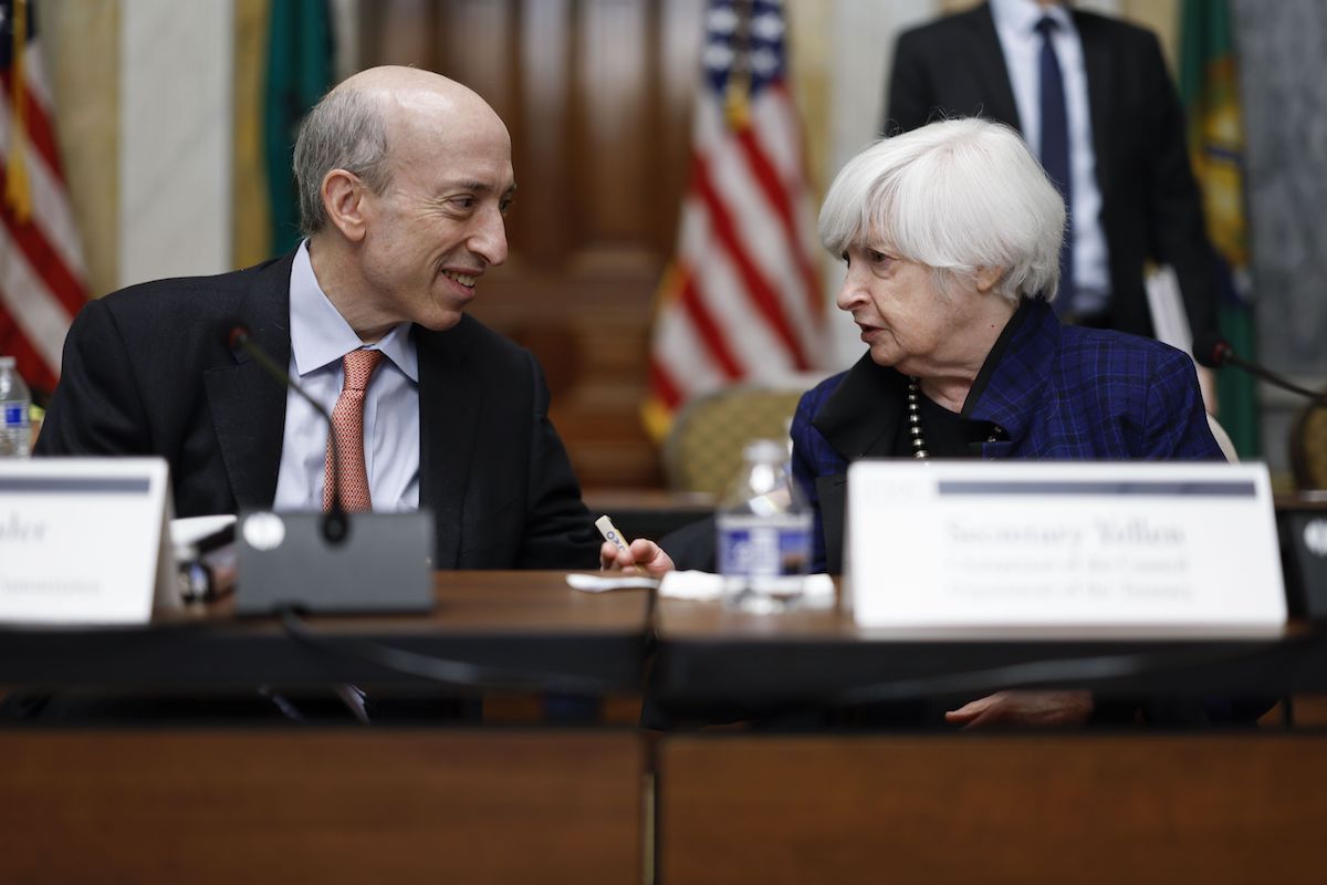 U.S. Treasury Secretary Janet Yellen speaks with chairman of the SEC Gary Gensler in Washington, DC on Friday, December 16, 2022. Photo: Bloomberg