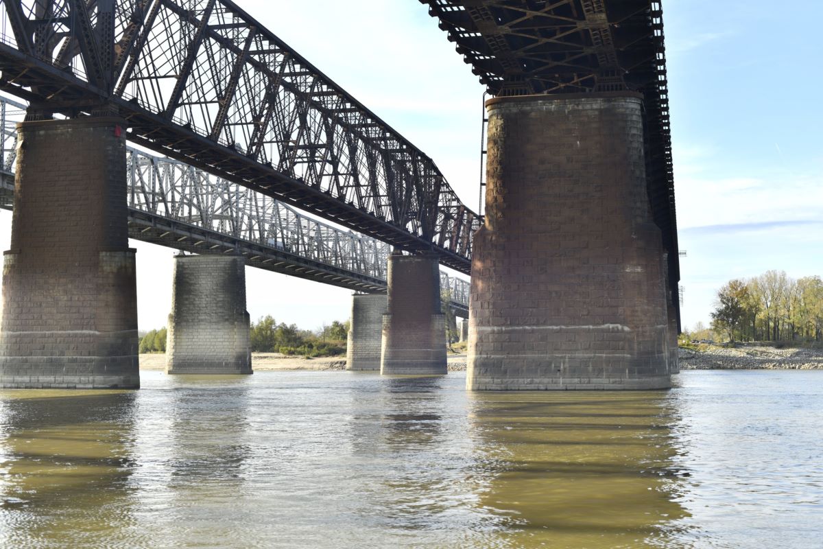 Low water levels on the Mississippi River in Memphis, Tennessee, U.S., in late 2022. Photographer: Houston Cofield/Bloomberg