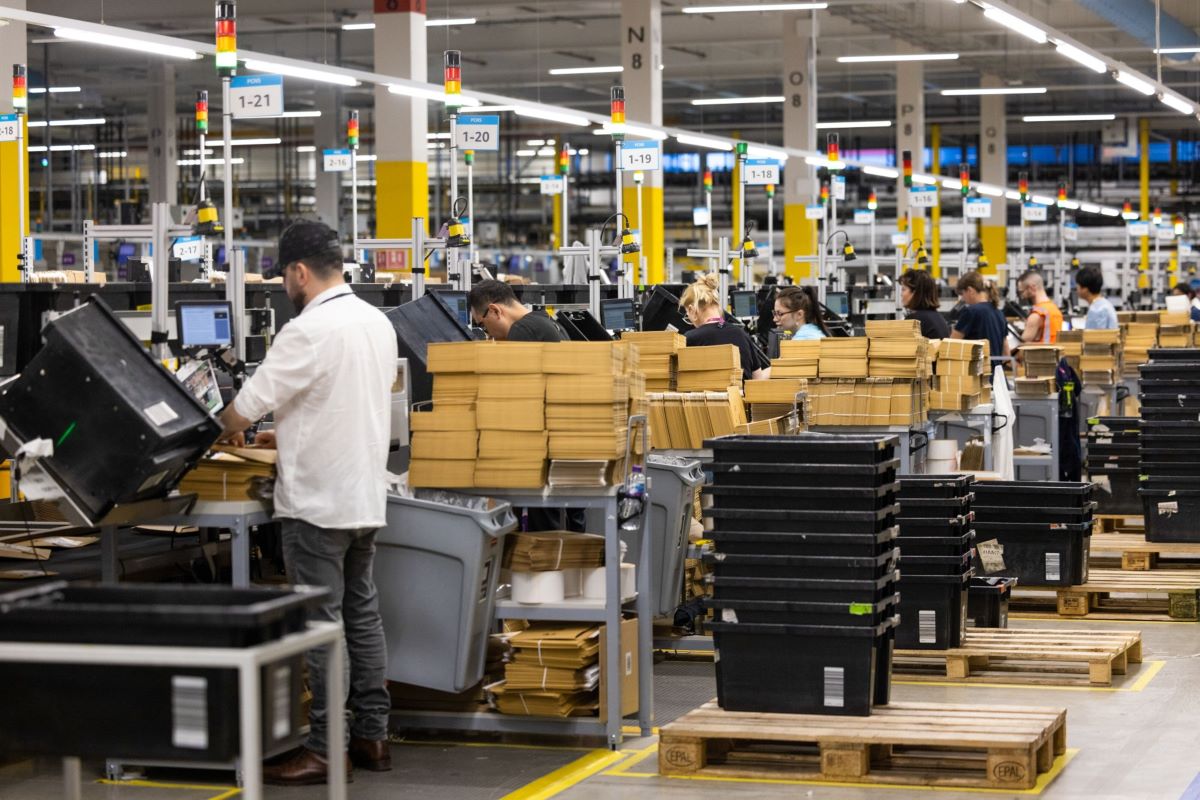 The Seattle-based company typically ramps up hiring in the fall to ensure it has enough workers for the crucial holiday shopping season. Photographer: Chris Ratcliffe/Bloomberg