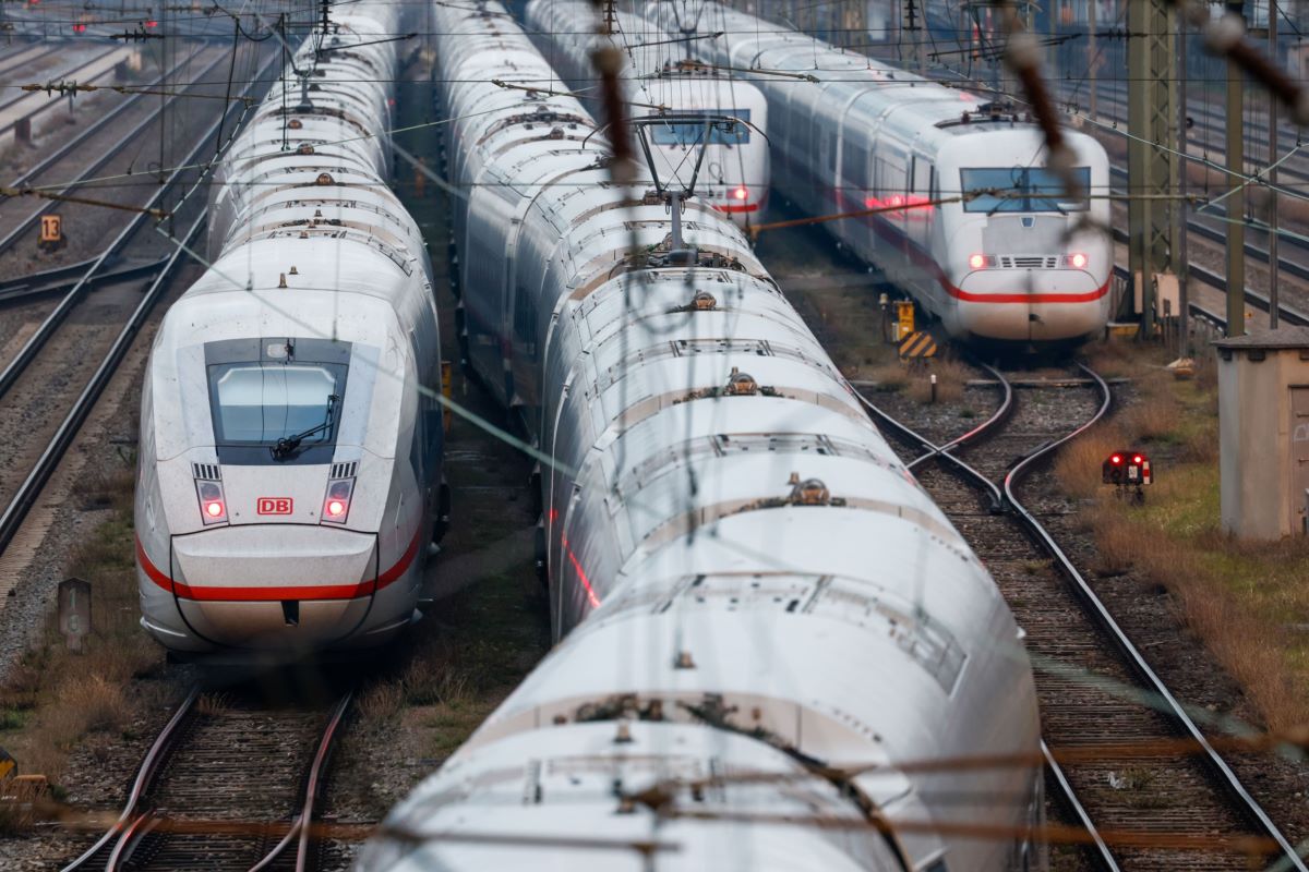 Deutsche Bahn trains in Munich, Germany. Photographer: Michaela Rehle/Bloomberg.