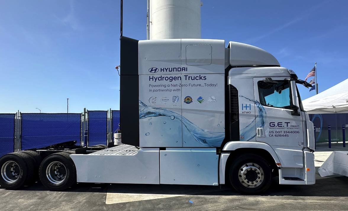 Hyundai's XCIENT Class 8 hydrogen fuel cell truck. Photo: Port of Oakland