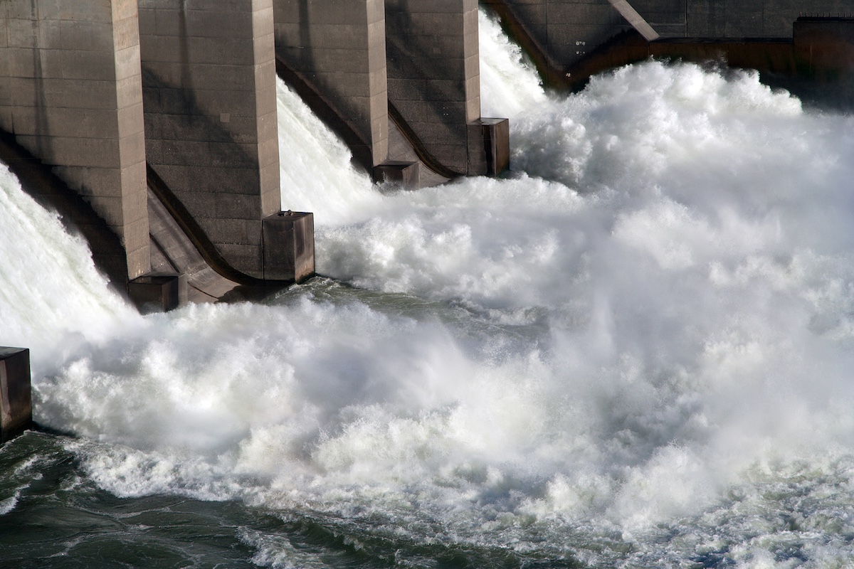 A hydropower dam on the Columbia River in Washington state. Photo: iStock / nkurtzman