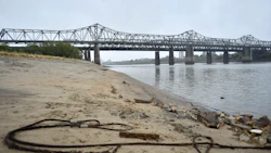 Low water levels on the Mississippi River in Memphis, Tennessee. Photo: Houston Cofield/Bloomberg