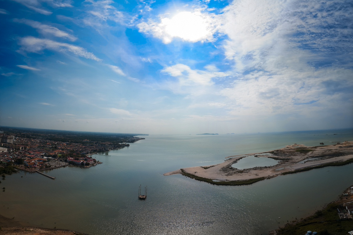 The Malacca Strait. Photo: iStock / MOHD AZRRY ZAKARIA