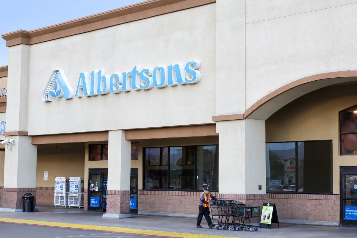 An Albertsons grocery store in Las Vegas. Photographer: Ethan Miller/Getty Images