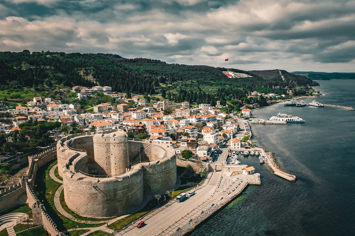 Canakkale City, on the shores of the Dardanelles Strait. Photo: iStock/Guven Ozdemir