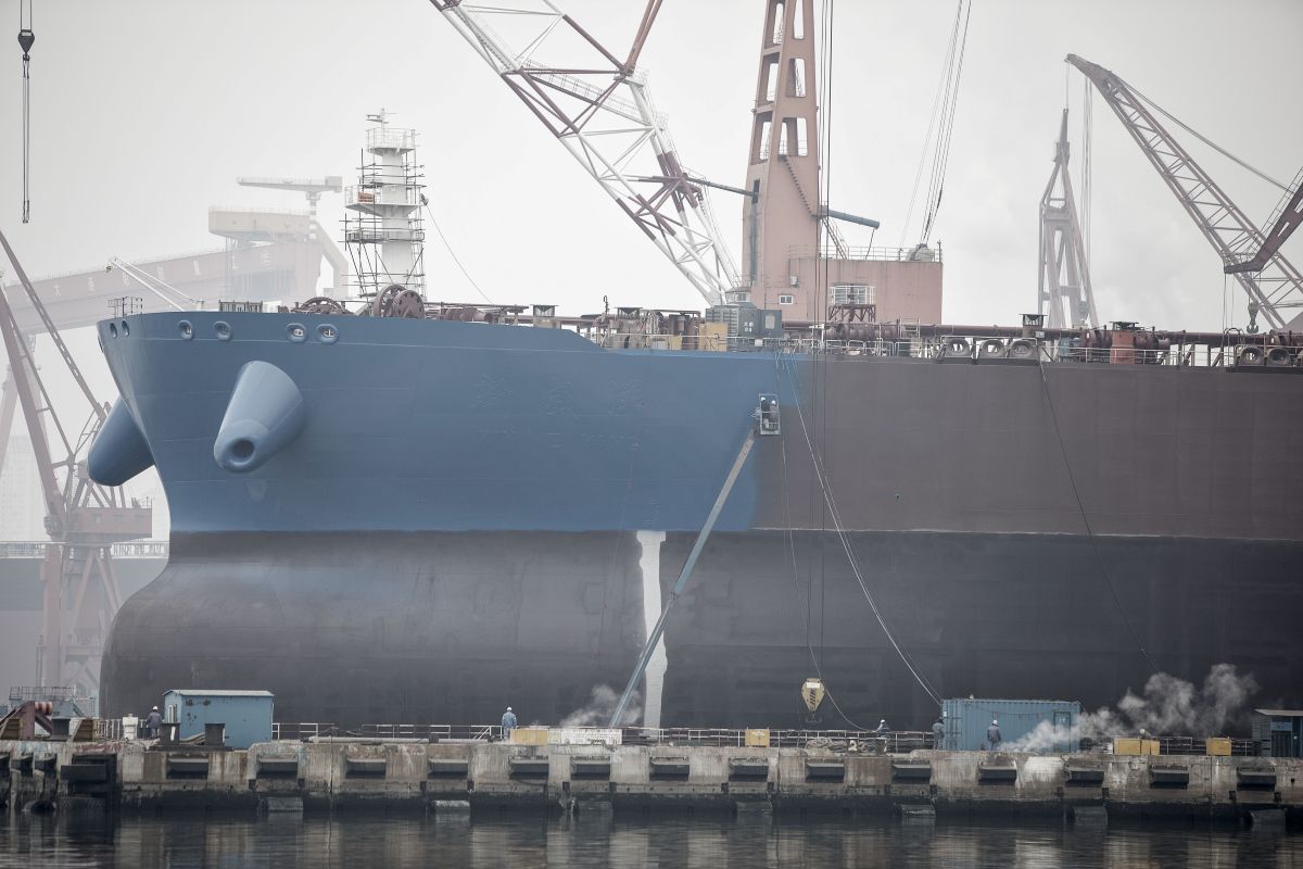 A ship under construction in a ship-building yard in Dalian, China. Photographer: Qilai Shen/Bloomberg