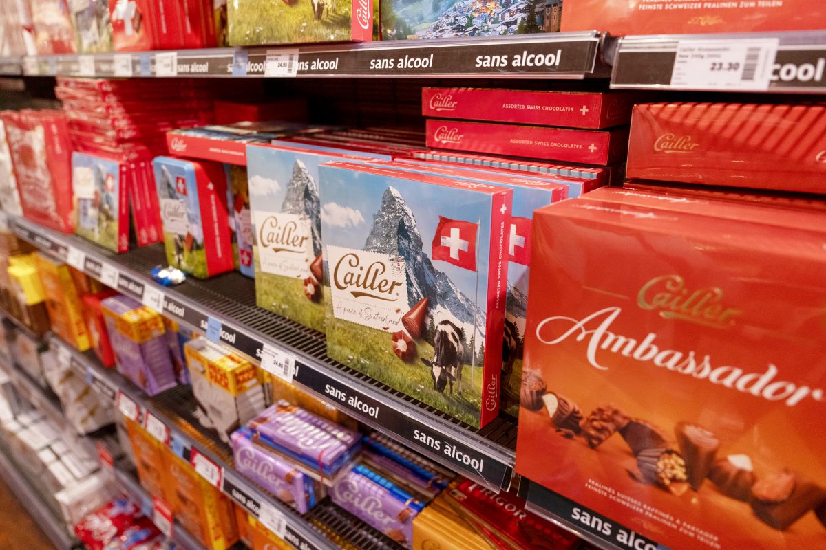 Swiss chocolate at a supermarket in Geneva. Photographer: Andrew Kravchenko/Bloomberg