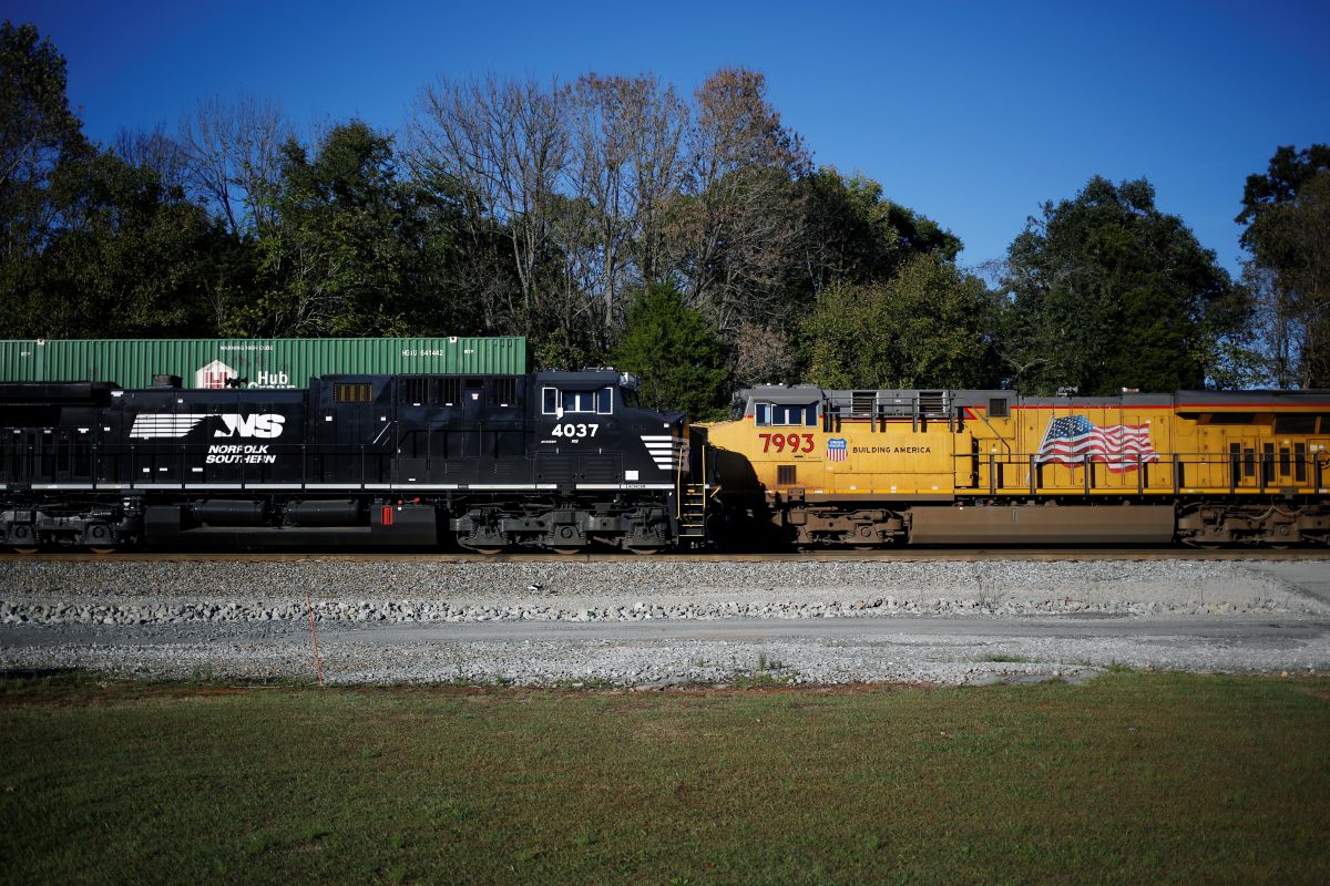 Norfolk Southern Corp. and Union Pacific Railroad Co. freight locomotives. Photographer: Luke Sharrett/Bloomberg