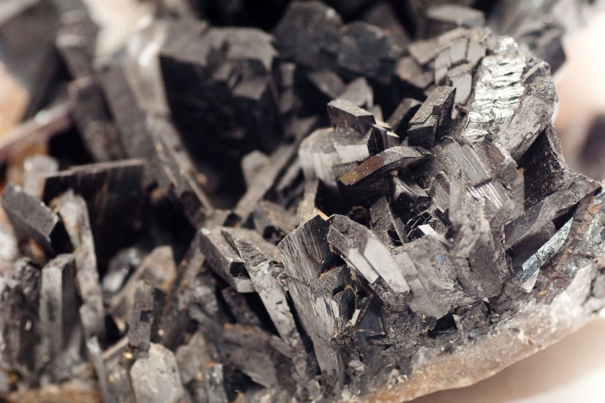 Wolframite, the primary ore for tungsten. Photo: iStock/Wirestock