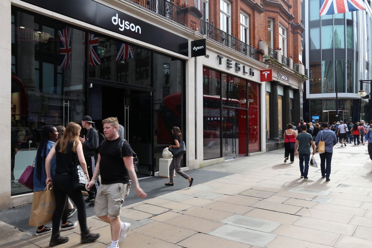 Dyson store on Oxford Street, London. Photo: iStock/tupungato