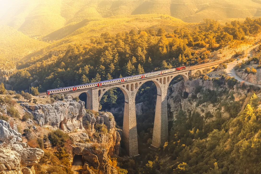 The Varda rail viaduct in Southeastern Turkey. Image: Photosensia