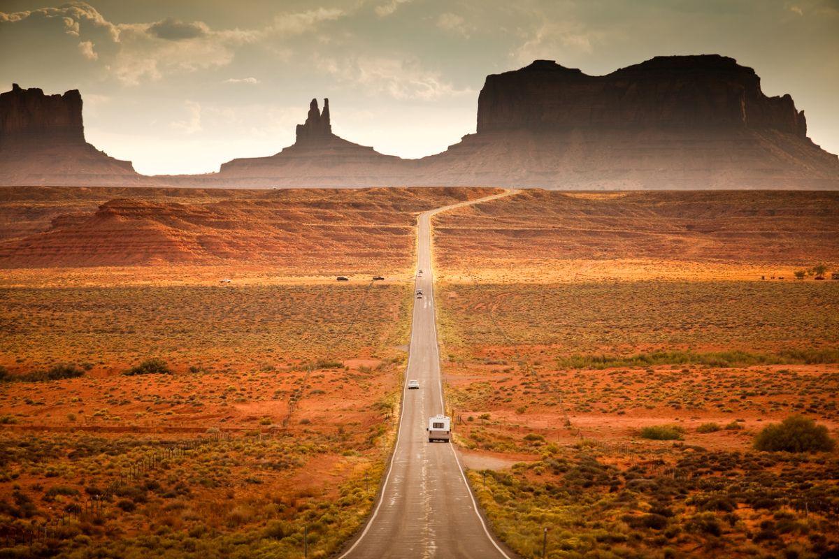 On the way to Monument Valley, Arizona. Photo: iStock/Pgiam