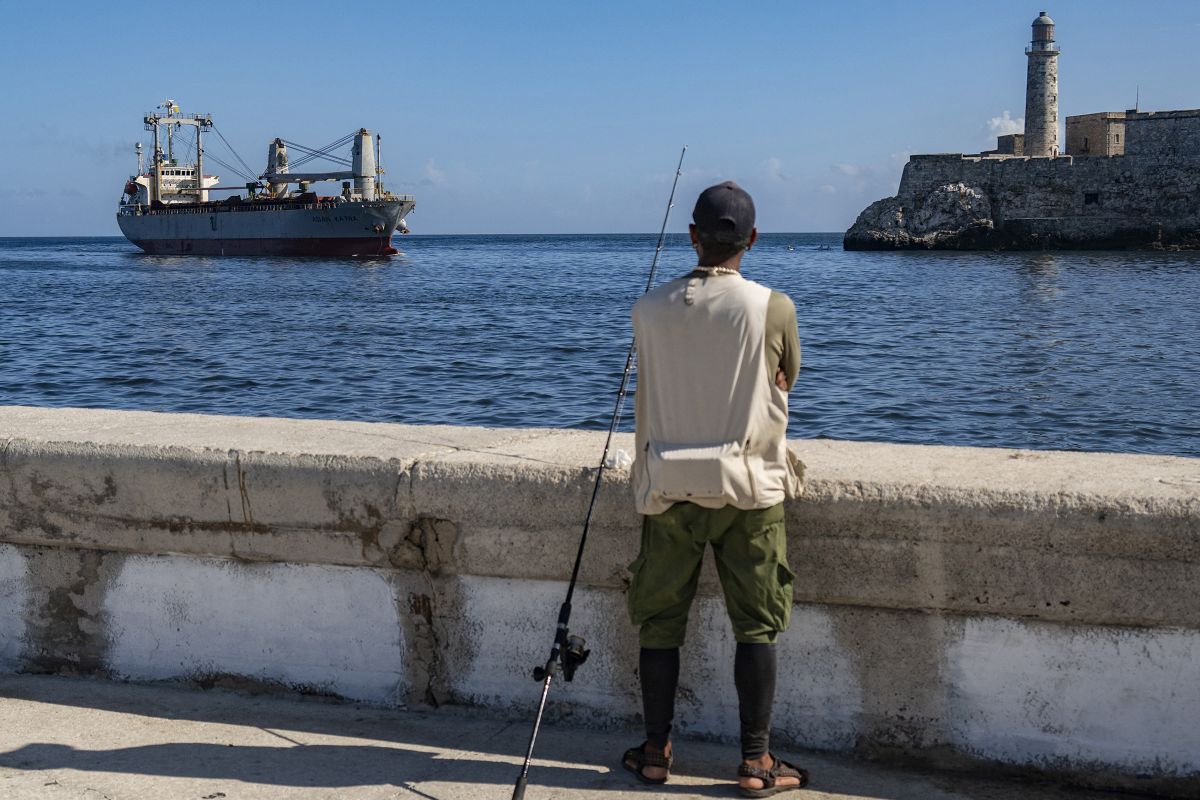 A ship enters the Port of Havana, Cuba. Photo: Bloomberg