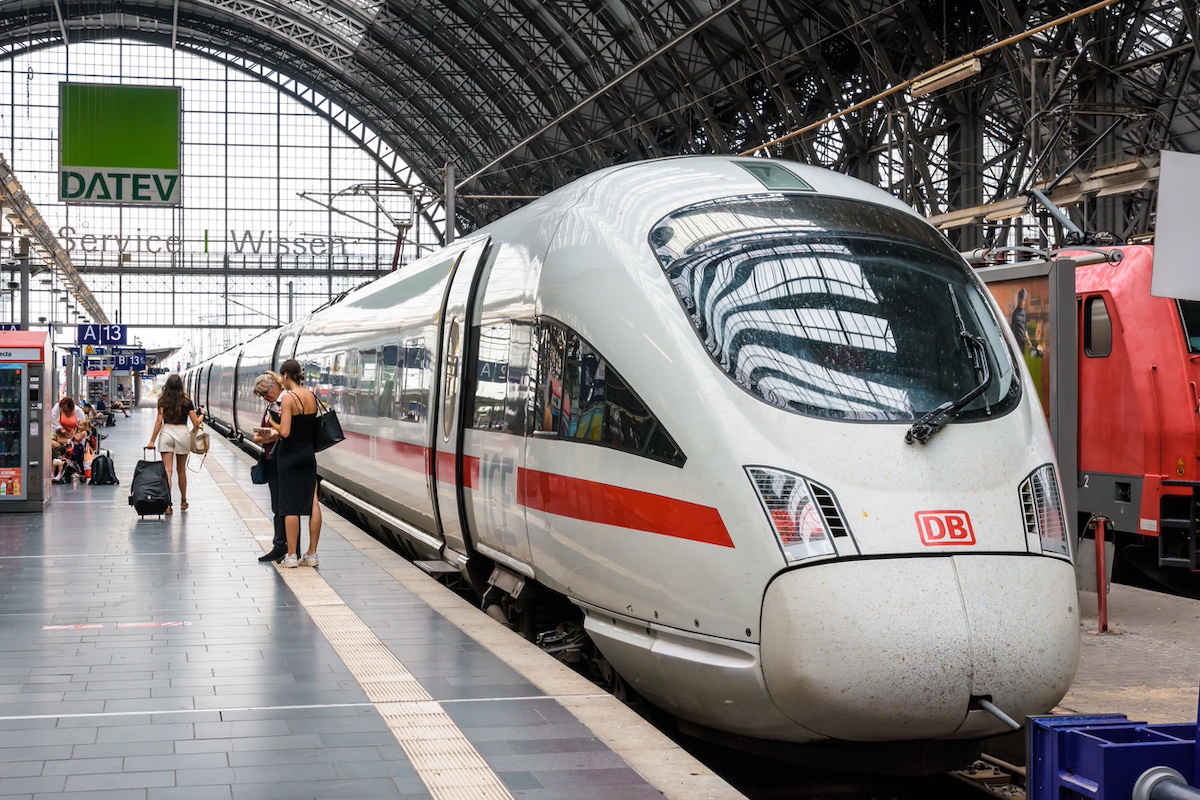 Photo: iStock / olrat