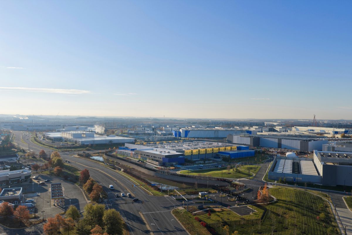 Data centers in Ashburn, Va. Northern Virginia’s Loudoun County is an epicenter of data center development, hosting 233 centers in the largest concentration of data centers worldwide. Photo: iStock/Gerville