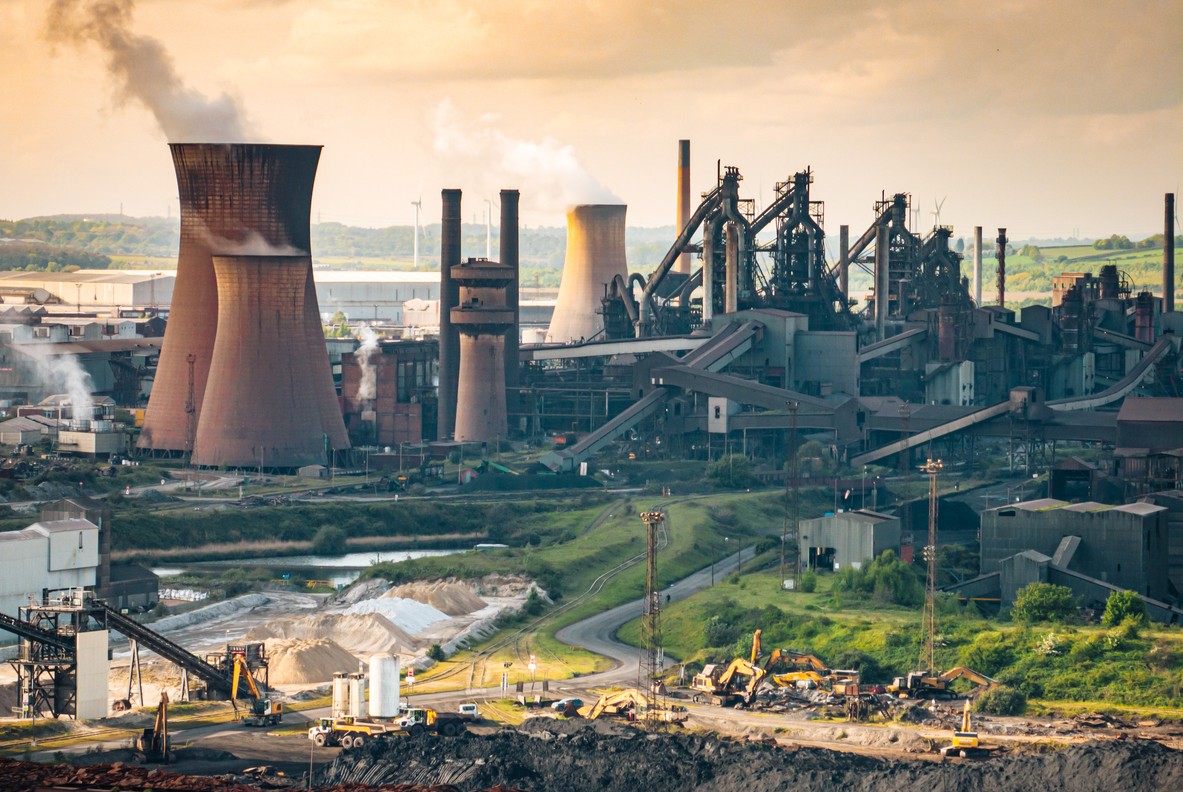 Scunthorpe steel works, U.K. Photo: iStock/CHUNYIP WONG