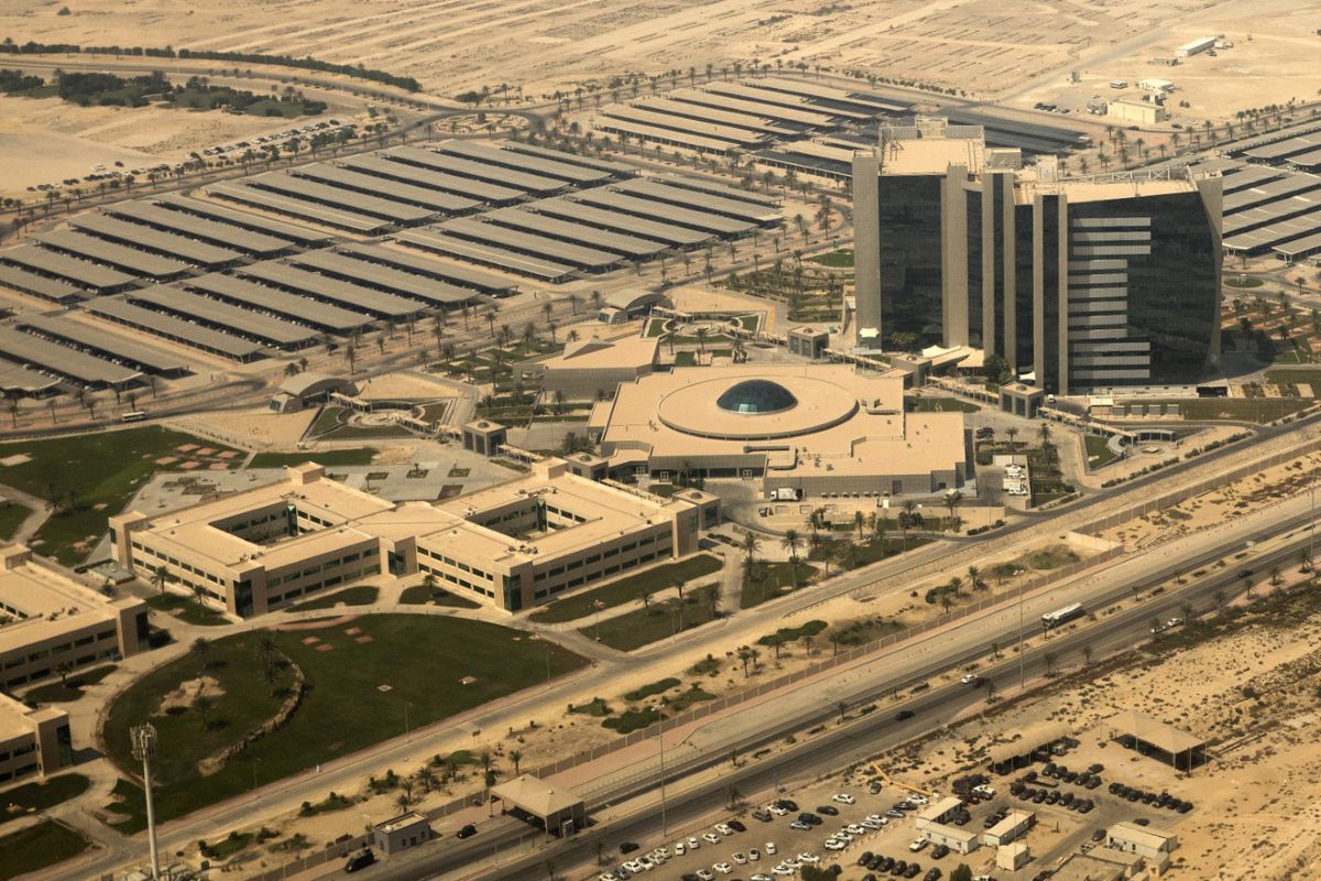 Aramco’s office complex in Dhahran, Saudi Arabia. Photographer: Simon Dawson/Bloomberg