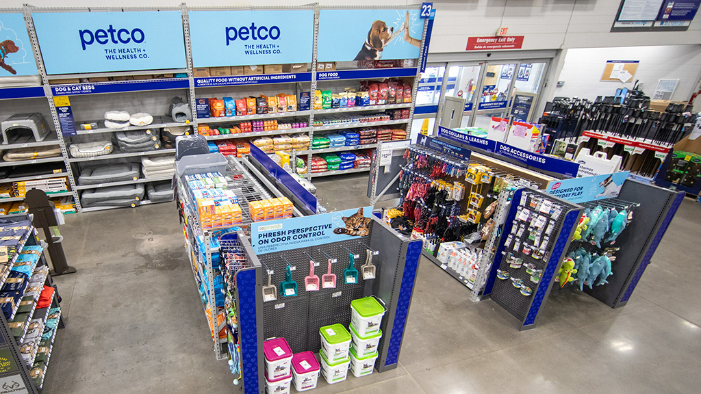 Lowe’s expands Petco store-in-store | LBM Journal
