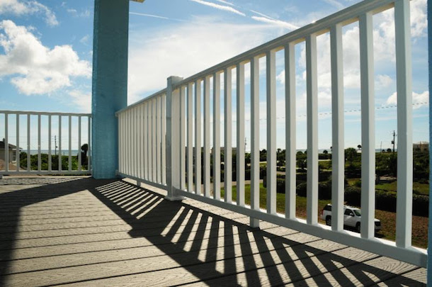 Digger, Wolf Bring TRX Vinyl Railing to New England | LBM Journal