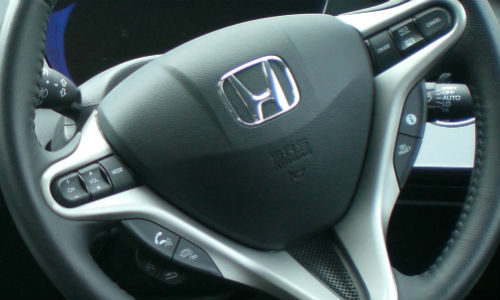 Honda Canada has indicated the company will enlist independent repair facilities to help identify and fix Takata airbags that may be prone to malfunction.