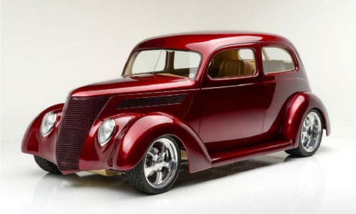 Last year's top winner, a 1933 Chevy Custom Roadster. Owned by Greg Meyer, the car was painted by Ben Conley us KD2000 primer, Zenith Gold base styling, Tengerine kandy styling and topped with USC01 clear.
