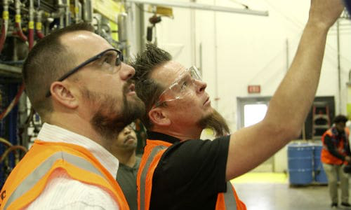 Dave Kindig, customer builder and host of 'Bitchin' Rides' on Discovery, visits AkzoNobel's manufacturing location in Pontiac, Michigan. Kindig and AkzoNobel are collaborating on a new paint line.