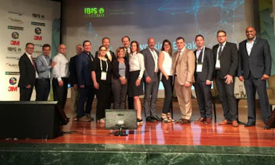 The Fix Auto team at IBIS 2017. From left: Terry Feehan, Head of Business Fix Auto Australia; David Lingham, Head of Business, Fix Auto World; Deon Smith, Fix Auto South Africa; Ted Andersen, NOVUS Glass USA; Ben Pugh, Brand Manager, Fix Auto World; Steph