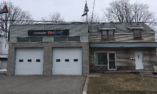 The Carrossier ProColor Ma&icirc;tre de Retouche in Dorval.