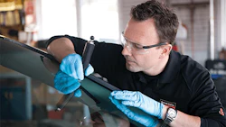 images_AUTO_GLASS_REPAIR