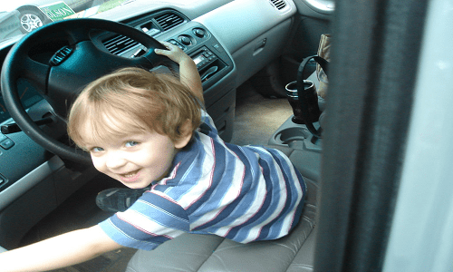 images_child_driving