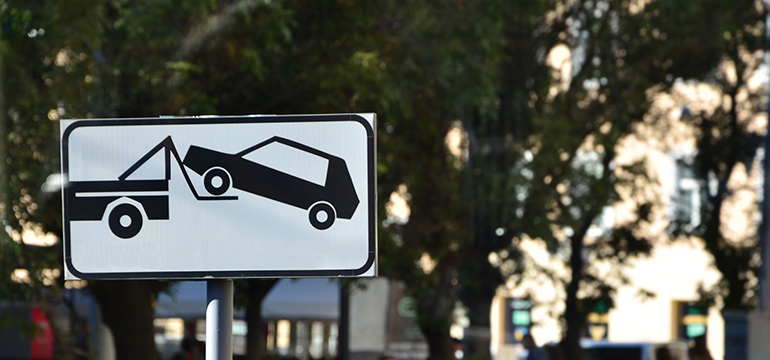 tow banner image sign