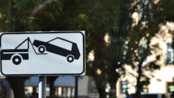 tow banner image sign