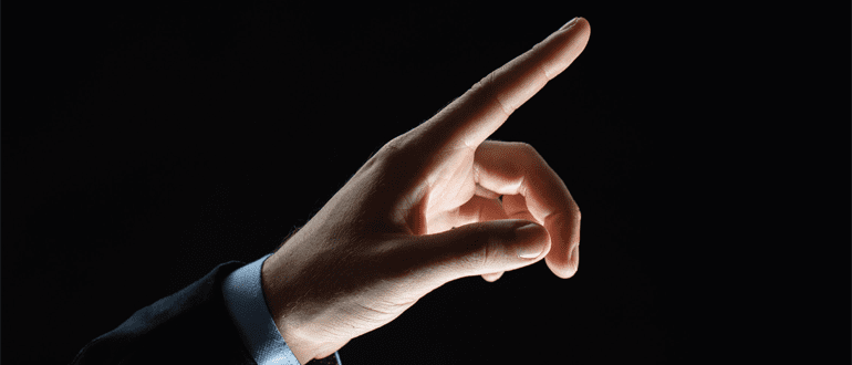 finger pointing img
