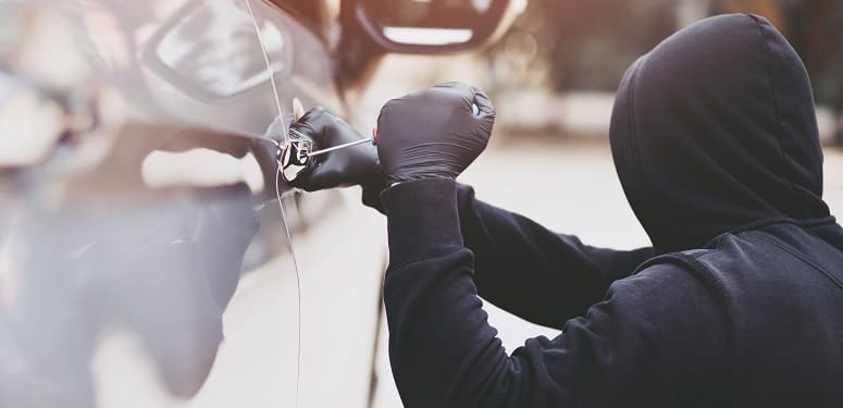 the-thief-is-stealing-the-car-2021-11-20-17-25-26-utc