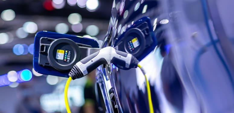 electric-car-charging-station-hybrid-car-electric-2022-11-16-14-02-56-utc