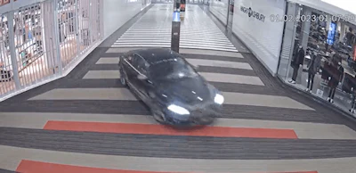 vaughan-mills-car-into-store-theft-break-in