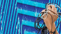 crossed wires img