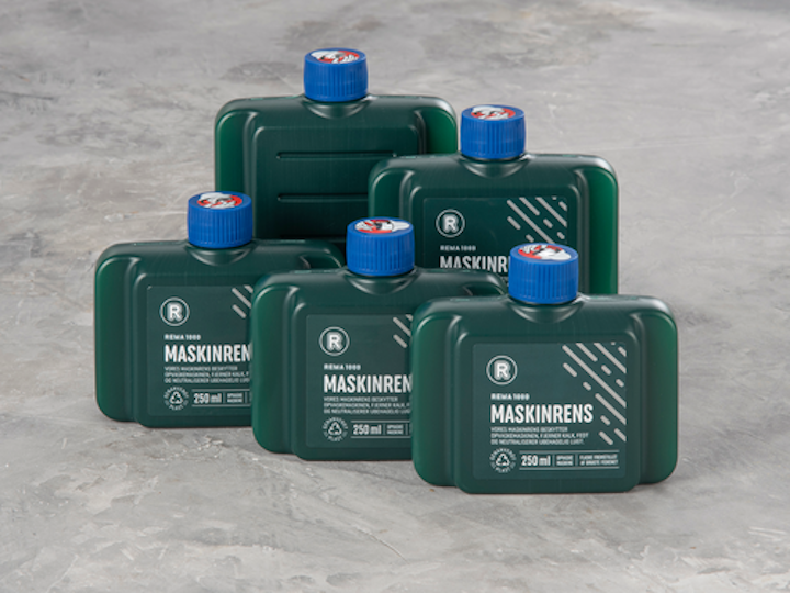 La botella de detergente para lavavajillas Rema 1000 Maskinrens se fabrica ahora a partir de redes de pesca recicladas de la cadena minorista danesa de descuento Rema 1000.