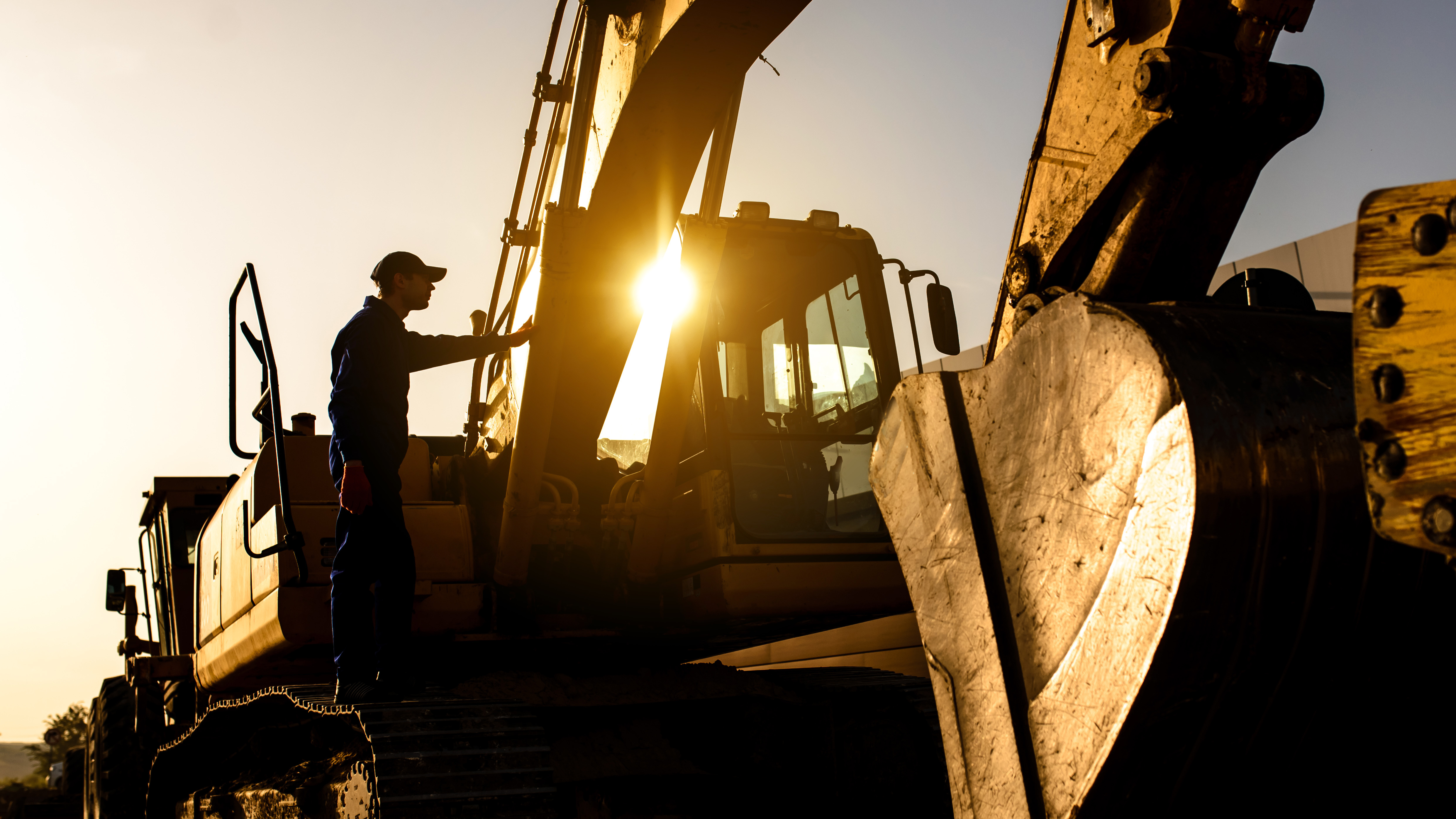 Contractors are prioritizing solutions that reduce fuel consumption, extend equipment life, and support responsible resource use while maintaining productivity.