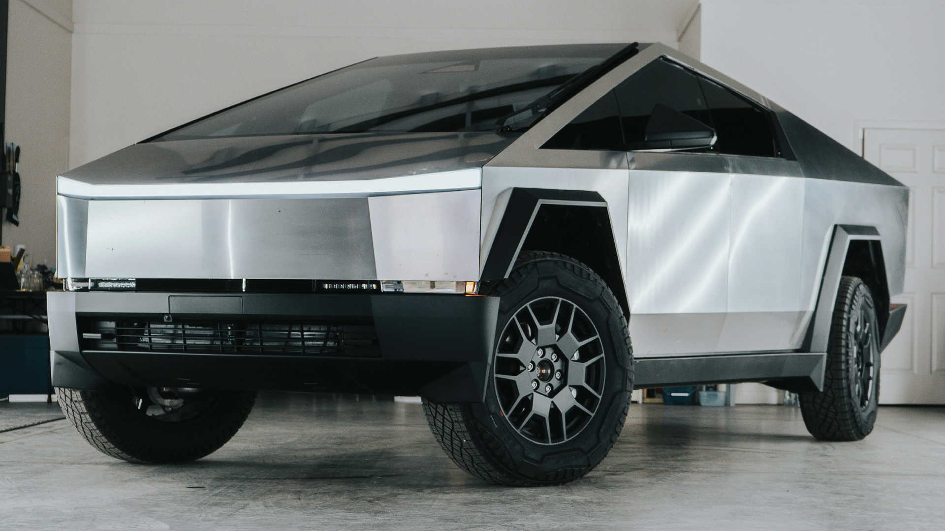 Tesla Img